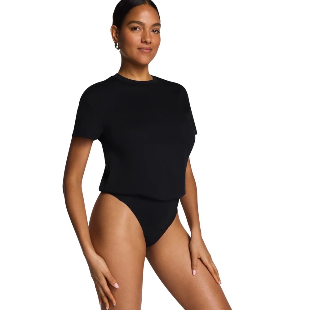 NWOT Spanx Black Bodysuit Excellent Short Sleeve Relaxed Fit Women's Size Medium